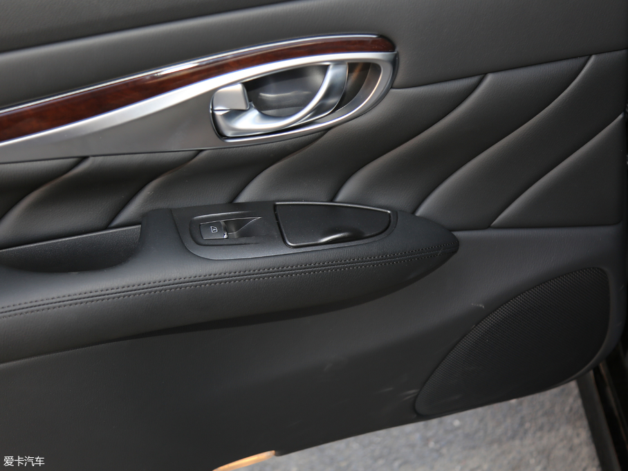 2019ӢQ70L 2.0T  PLUS