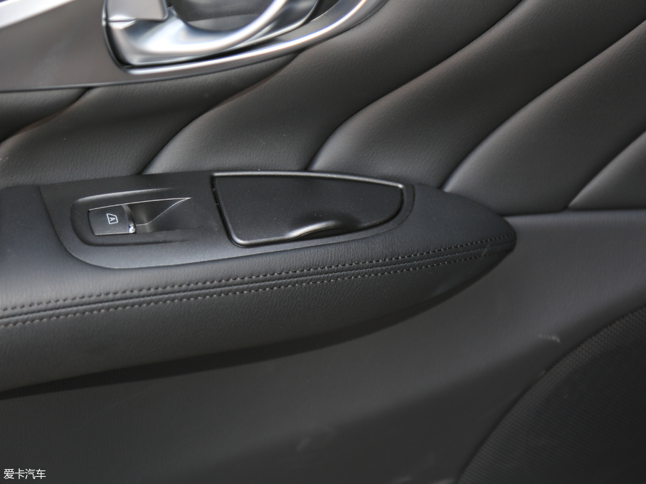 2019ӢQ70L 2.0T  PLUS