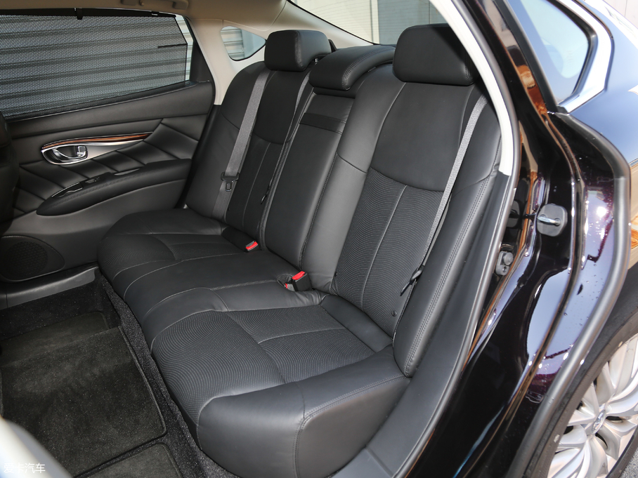 2019ӢQ70L 2.0T  PLUS