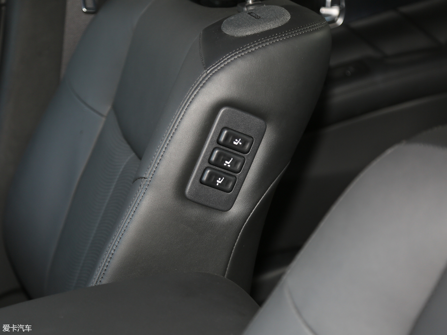 2019ӢQ70L 2.0T  PLUS