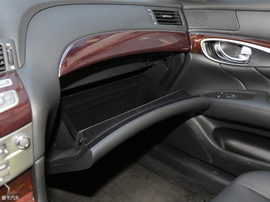 2019ӢQ70L 2.0T  PLUS