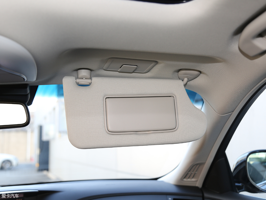 2019ӢQ70L 2.0T  PLUS