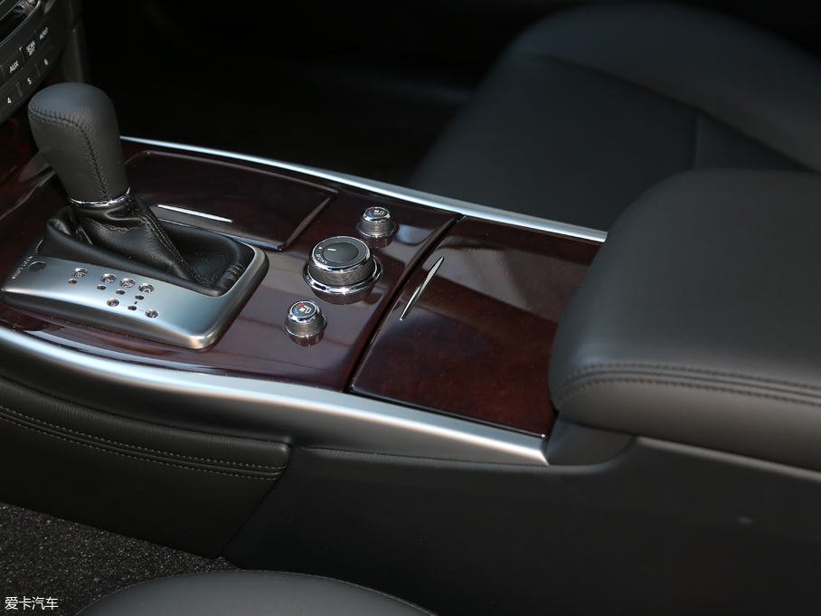 2019ӢQ70L 2.0T  PLUS