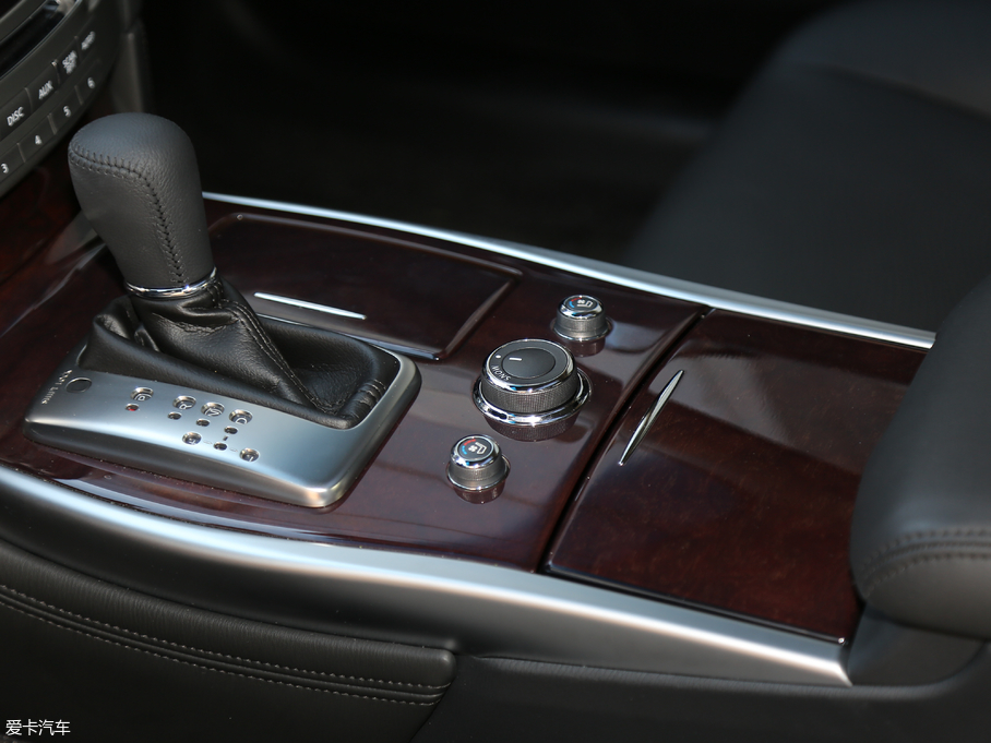 2019ӢQ70L 2.0T  PLUS