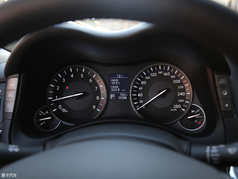 2019ӢQ70L 2.0T  PLUS