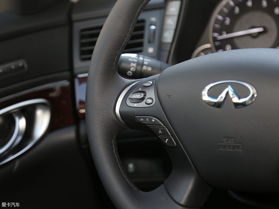 2019ӢQ70L 2.0T  PLUS