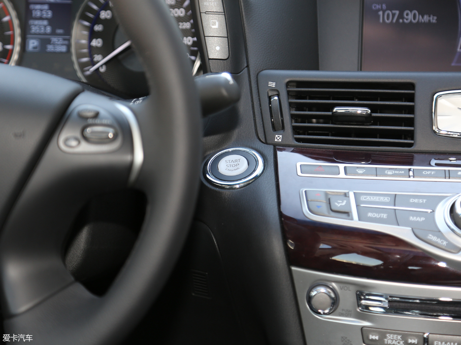 2019ӢQ70L 2.0T  PLUS