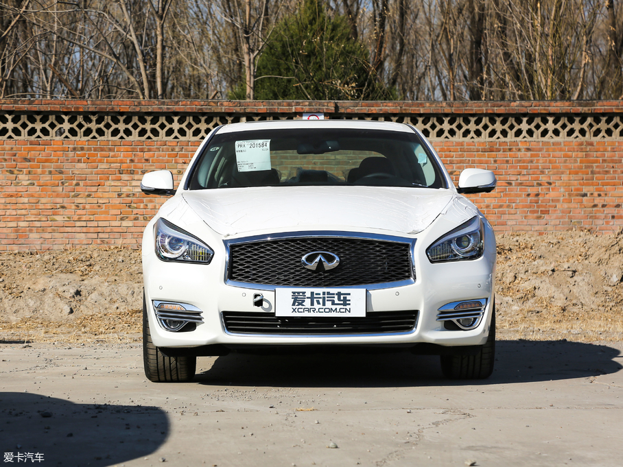 2019ӢQ70L 2.0T Ӣ PLUS