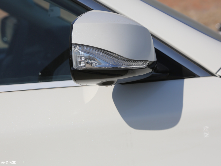 2019ӢQ70L 2.0T Ӣ PLUS