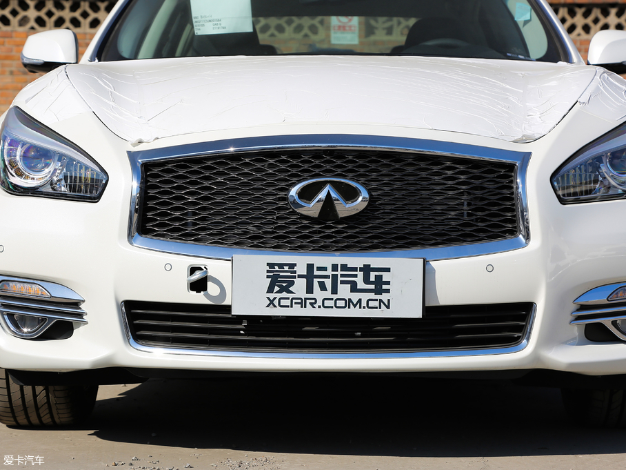 2019ӢQ70L 2.0T Ӣ PLUS