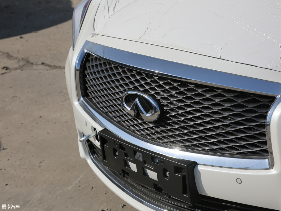 2019ӢQ70L 2.0T Ӣ PLUS