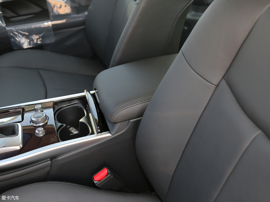 2019ӢQ70L 2.0T Ӣ PLUS