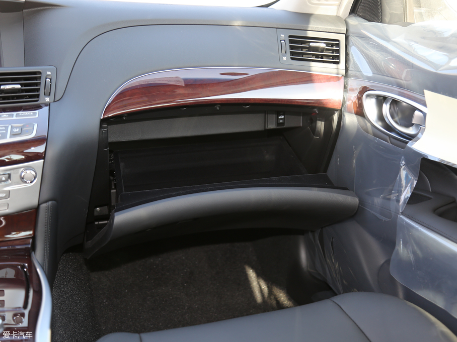 2019ӢQ70L 2.0T Ӣ PLUS