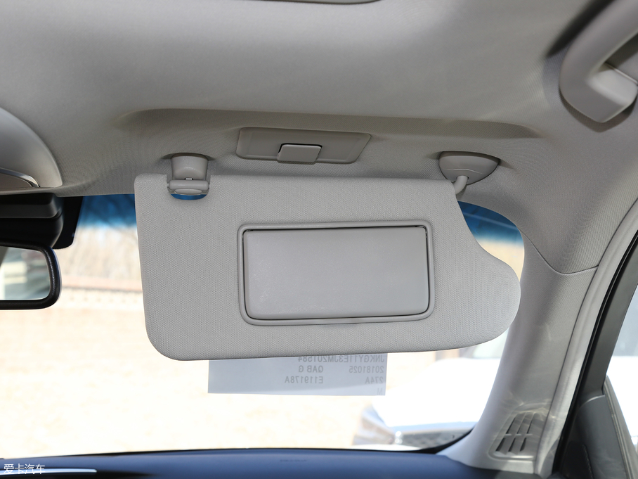 2019ӢQ70L 2.0T Ӣ PLUS