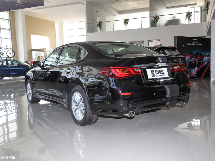 2019ӢQ70L 2.0T Ӣ PLUS