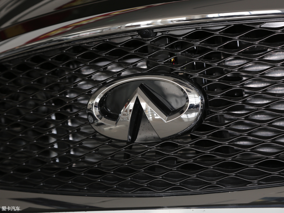 2019ӢQ70L 2.0T Ӣ PLUS