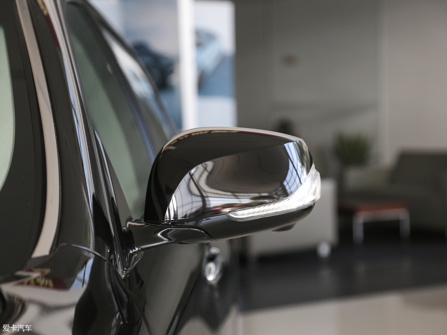 2019ӢQ70L 2.0T Ӣ PLUS