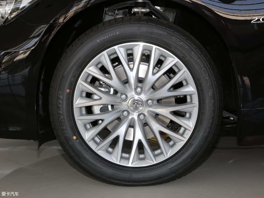 2019ӢQ70L 2.0T Ӣ PLUS