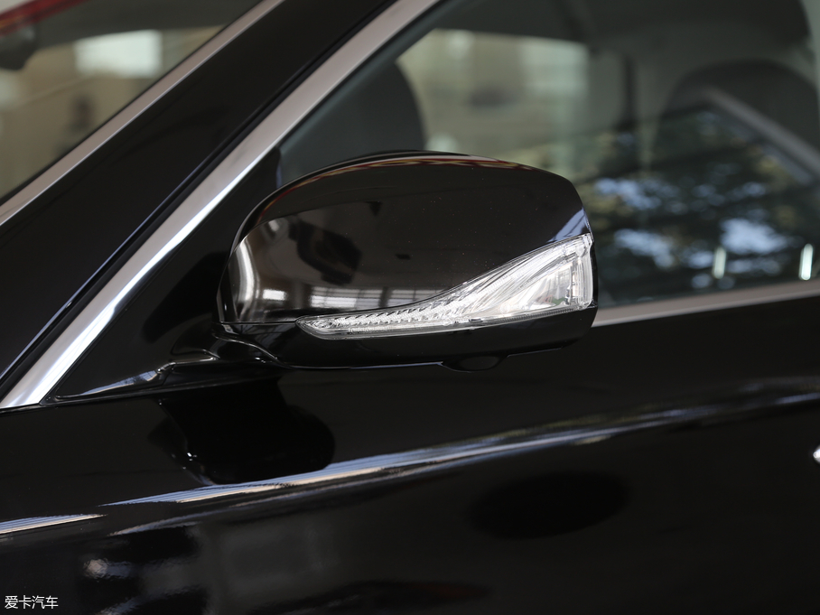 2019ӢQ70L 2.0T Ӣ PLUS