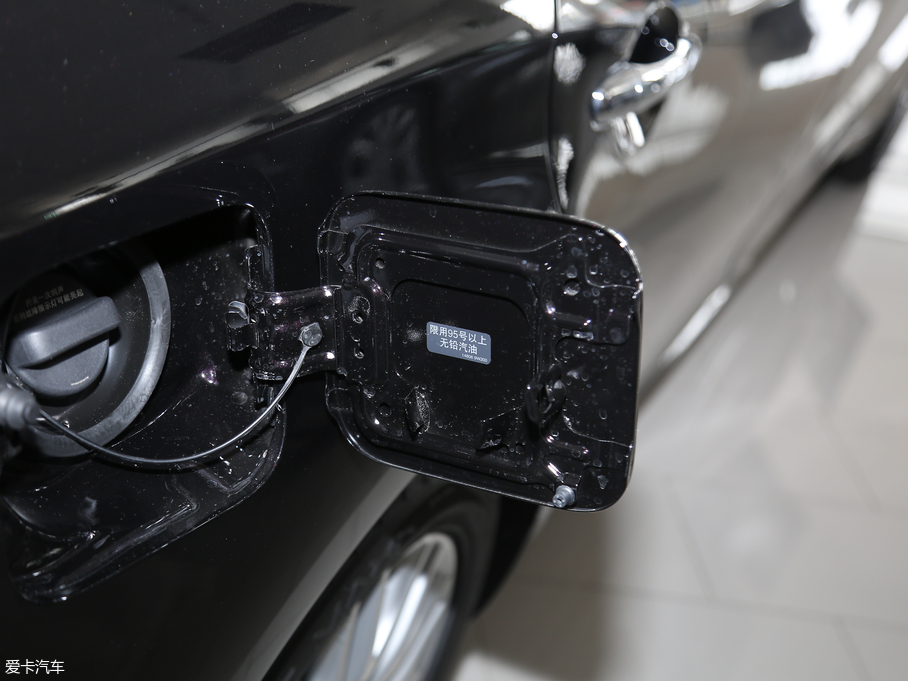 2019ӢQ70L 2.0T Ӣ PLUS