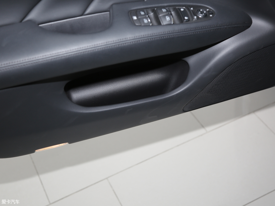 2019ӢQ70L 2.0T Ӣ PLUS