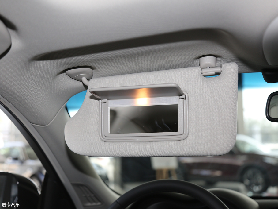 2019ӢQ70L 2.0T Ӣ PLUS