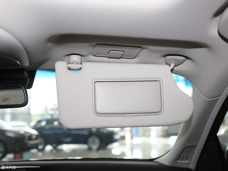 2019ӢQ70L 2.0T Ӣ PLUS