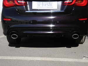 2019款2.0T 豪华版 排气管