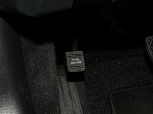 2019款2.0T 悦享版 PLUS 驻车制动器