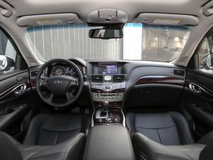 2019款2.0T 悦享版 PLUS 内饰全景