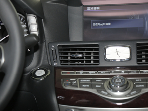 2019款2.0T 精英版 PLUS 中控区