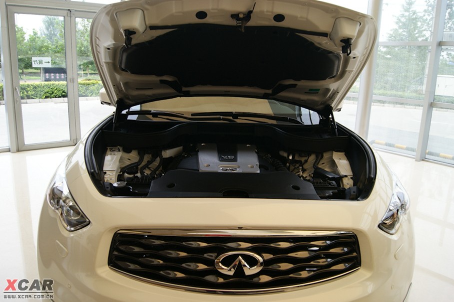 2009��Ӣ�����QX70 35 ��Խ��