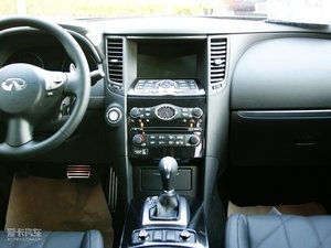 2010款35 超越版 中控台