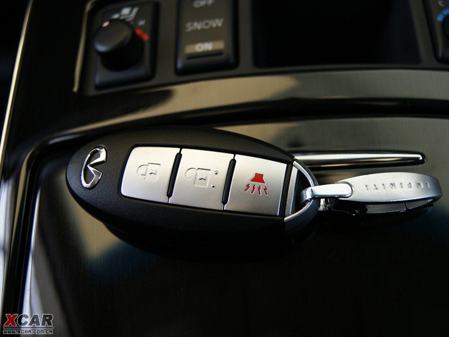 2009��Ӣ�����QX70 35 ��Խ��