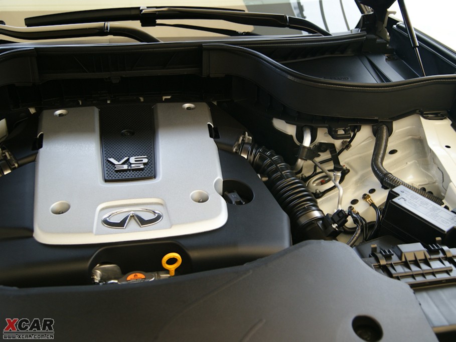 2009��Ӣ�����QX70 35 ��Խ��