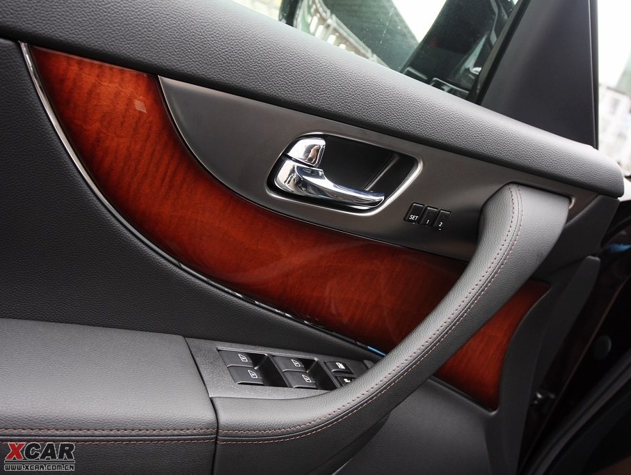 2009��Ӣ�����QX70 