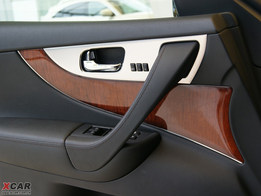 2009��Ӣ�����QX70 50 S