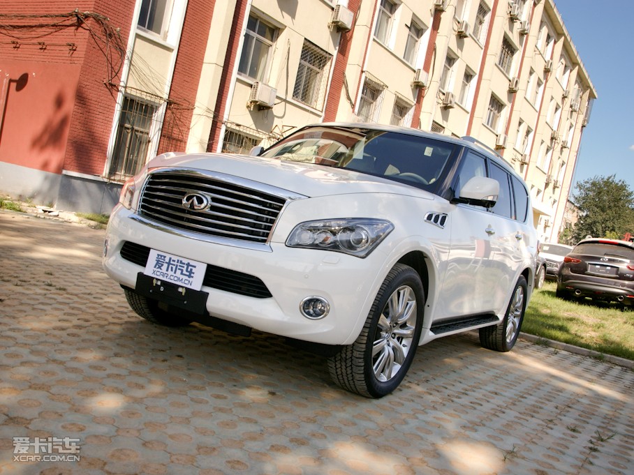 2011ӢQX80 56