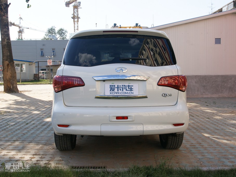 2011ӢQX80 56