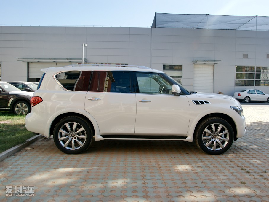 2011ӢQX80 56