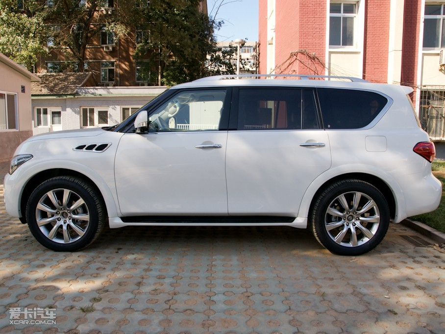 2011ӢQX80 56