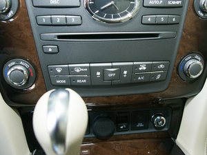 2011款56 中控区