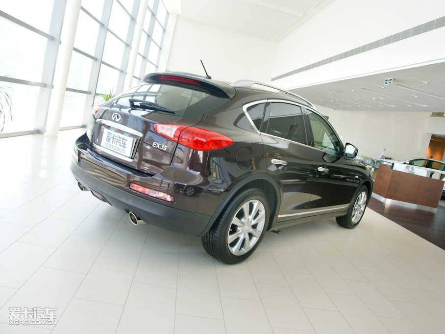 2009ӢQX50(M(jn)) 35 L(fng)а