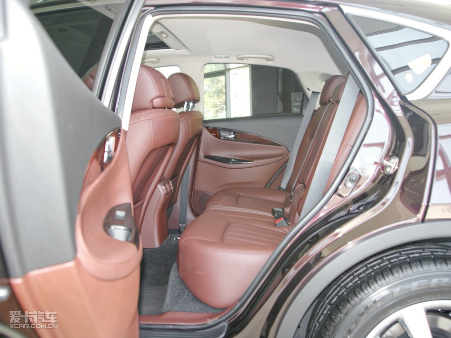 2009ӢQX50(M(jn)) 35 L(fng)а