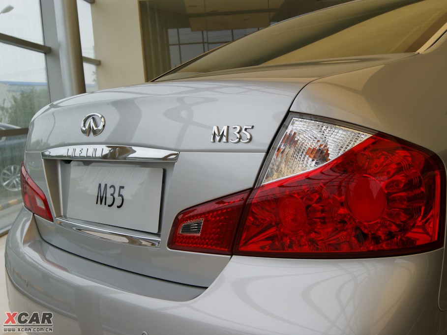 2009��Ӣ�����Q70L M35 �˜ʰ�