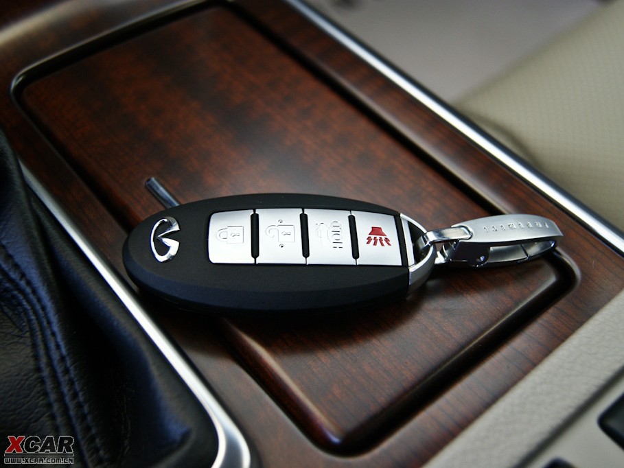 2009��Ӣ�����Q70L M35 �˜ʰ�