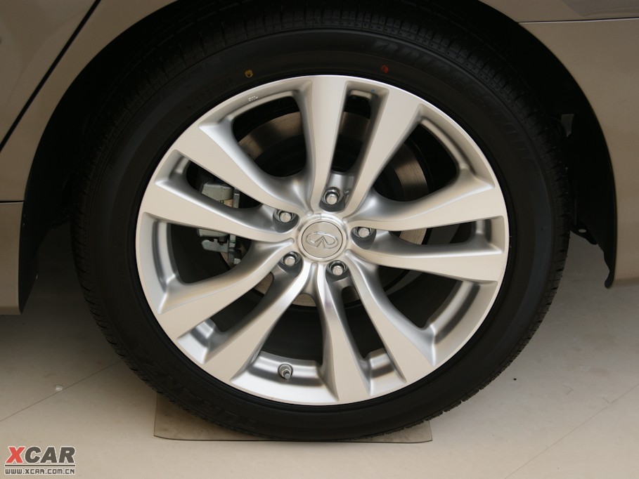 2009��Ӣ�����Q70L M35 �˜ʰ�