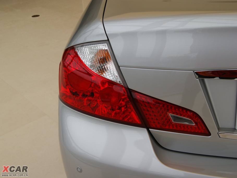 2009��Ӣ�����Q70L M35 �˜ʰ�