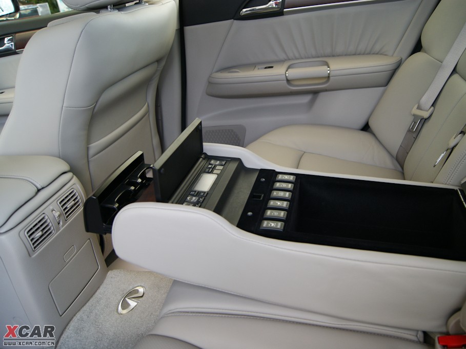 2009��Ӣ�����Q70L M35 �˜ʰ�