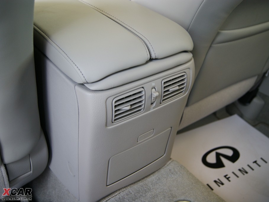 2009��Ӣ�����Q70L M35 �˜ʰ�